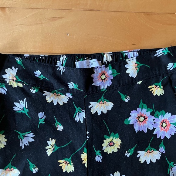 NWOT Loft floral cropped pant - Picture 3 of 8